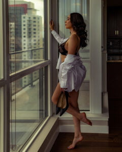 Celine | Calgary Boudoir Photography | Curvesinshadows