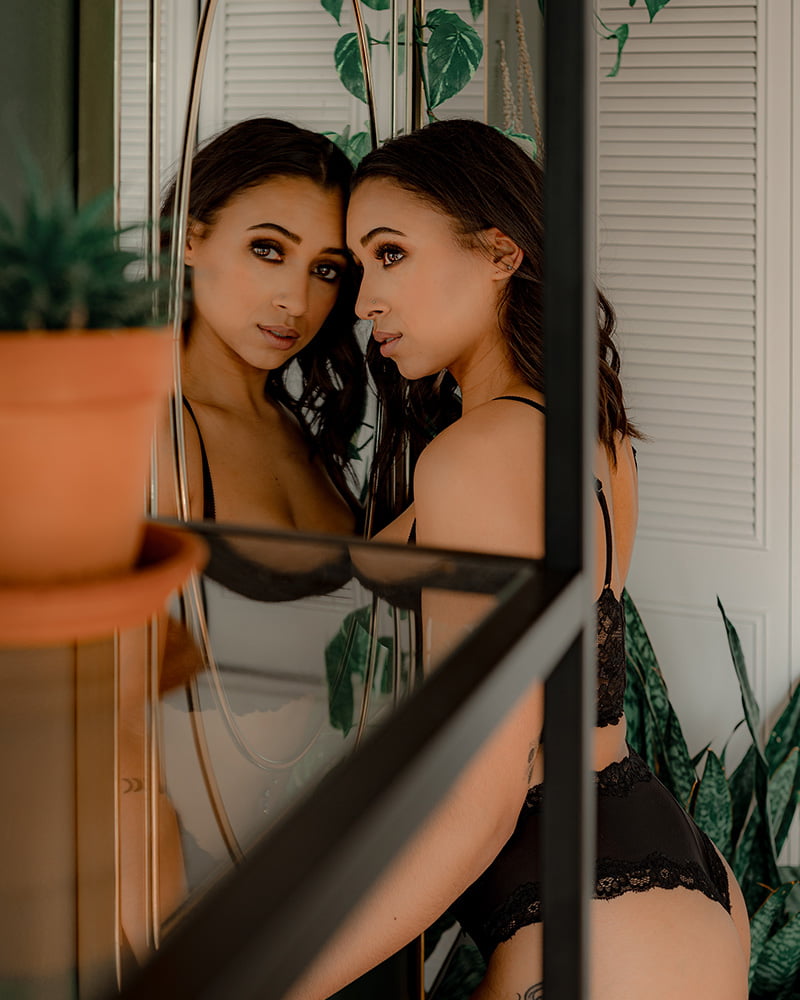 Celine | Calgary Boudoir Photographer | Curvesinshadows